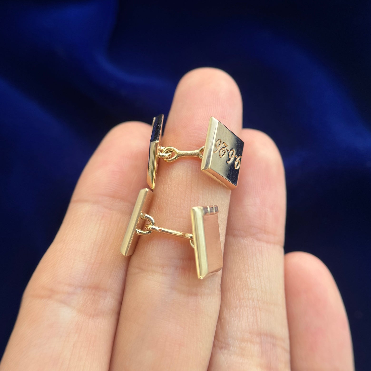 14k Yellow Gold with 4x2mm Baguette Salt-and-pepper Diamonds on one side and Edwardian script Engraved on Other Rectangular Reversible Custom Cufflinks, pair