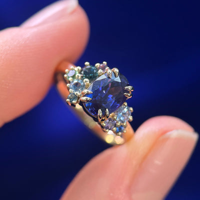 14k Yellow Gold Low-set 2.00ct 5.7x8.1mm Oval Blue to Purple Color Changing Natural Sapphire with Cluster of Sapphires Custom Ring, size 4.5