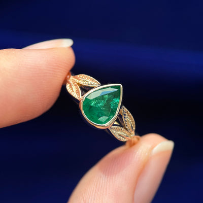 14k Yellow Gold and Smooth-bezel-set 1.2ct Pear Natural Emerald on Leaves Band Custom Ring, size 4.5