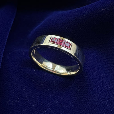 14k Yellow Gold 3pc 2.5mm Princess-cut Rubies set in 5mm Mirror Industrial Comfort-fit Band, size 10.5
