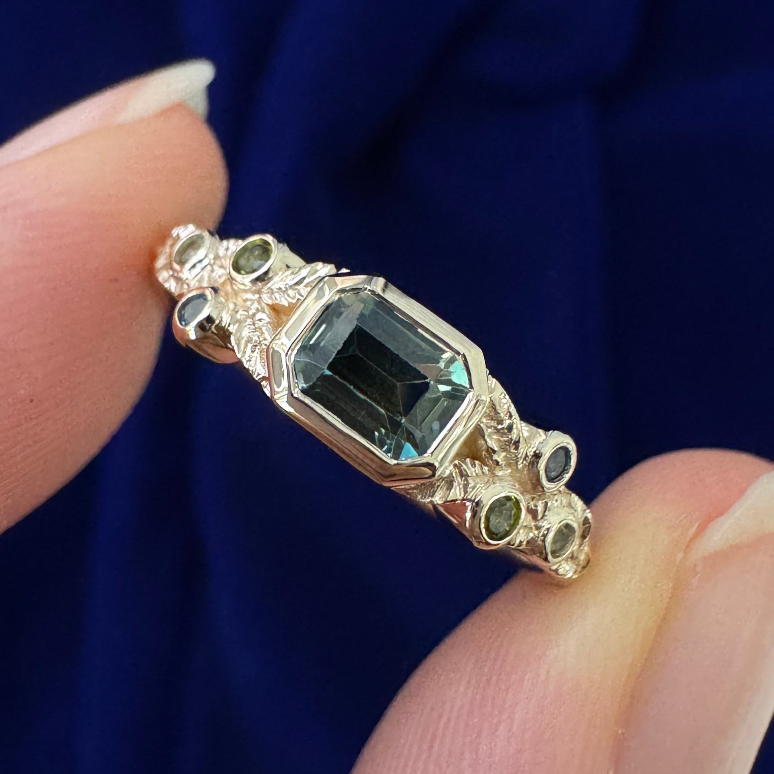 14k Yellow Gold Bezel-set 0.90ct Sapphires Cluster Comfy Leaves Custom Ring, 6 gram, size 7