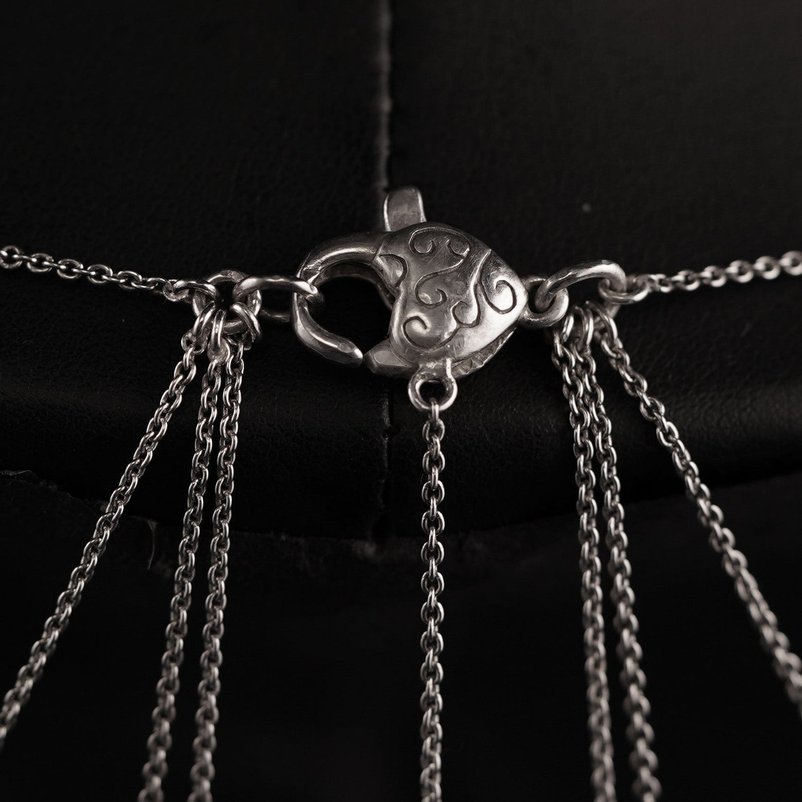 web-necklace-back-detail